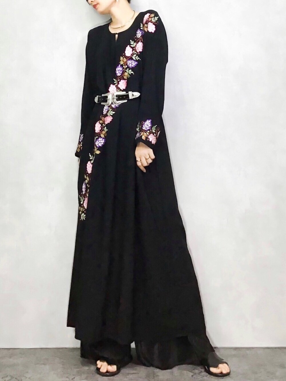 COLLENTE(yuco)さんの「BLACK floral embroidery long dress-1090-4（USED）」を使ったコーディネート