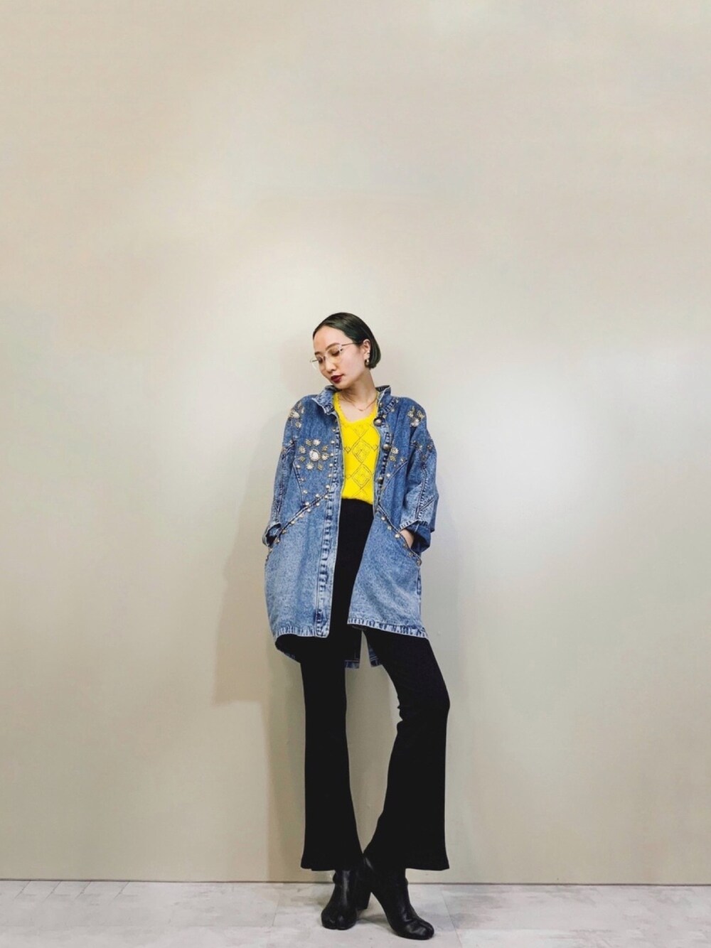 「デニム、デニムジャケット、vintage、古着屋、古着屋コレンテ、コレンテ、古着女子、秋のコーデ、デニムコーデ」｜「USEDのPret gold decoration import denim jacket-1442-10（デニムジャケット、その他）」を使った、COLLENTE(yuco)さん（レディース・168cm）の秋コーディネートの1枚目の写真