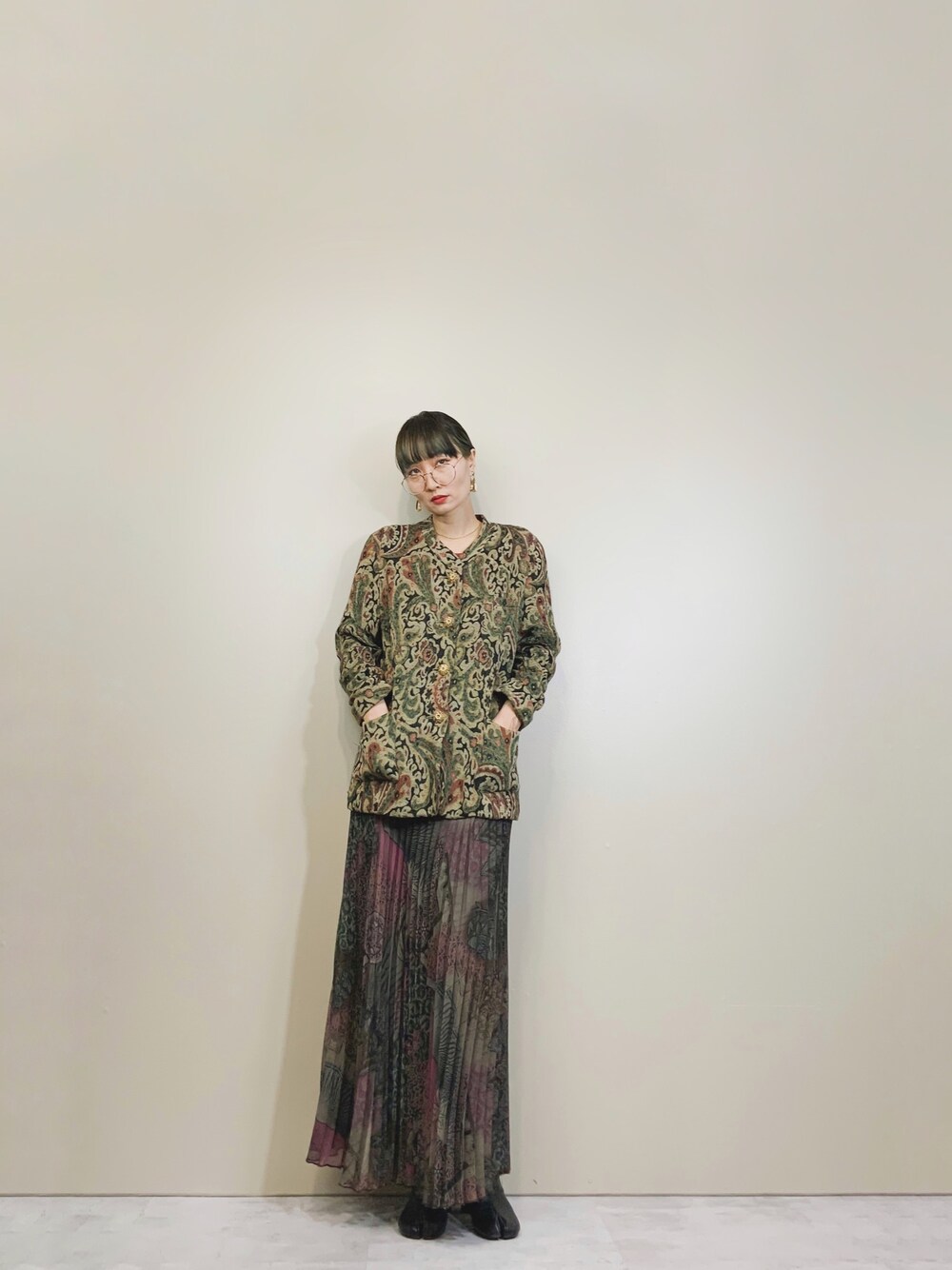 「オトナカジュアル、vintage、古着、古着屋、古着屋コレンテ、コレンテ、古着女子、ジャケット、柄×柄」｜「COLLENTEのアイテム（ジャケット/アウター、その他）」を使った、COLLENTE(yuco)さん（レディース・169cm）の冬コーディネートの1枚目の写真