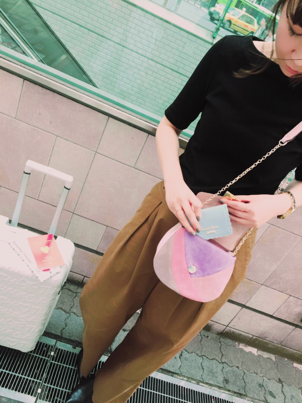 「Samantha Thavasa、サマンサタバサ、旅行、オトナカジュアル、ユニクロ、STG」｜「UNIQLOのリブハイネックT（5分袖）（Tシャツ/カットソー、ブラック系）」を使った、yuki-yanさん（レディース・168cm）の春コーディネートの1枚目の写真