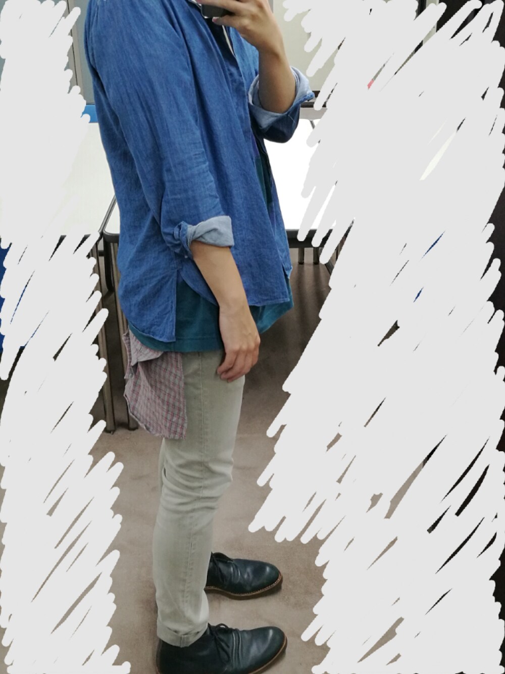 「秋、スキニー、シンプル、秋のコーデ、カジュアル、シャツスタイル、レイヤードスタイル、おしゃれさんと繋がりたい」｜「Undercoverismのアイテム（パンツ、グレー系）」を使った、タコさん（メンズ・170cm）の秋コーディネートの1枚目の写真