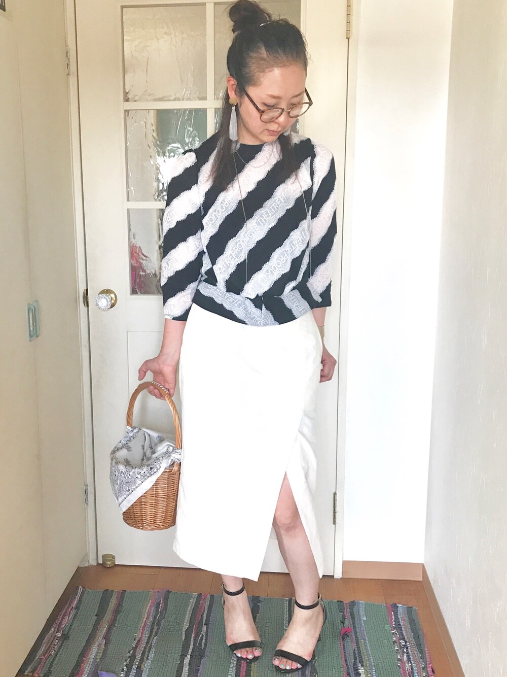 「シースルートップス、オトナカジュアル、ootd、夏、サンダル、白、ホワイトコーデ、お出かけコーデ、チューブトップ、ピンクリボン」｜「Afternoon TeaのDD72 UVカットレンズメガネ（メガネ、その他）」を使った、なるラムさん（レディース・160cm）の夏コーディネートの1枚目の写真