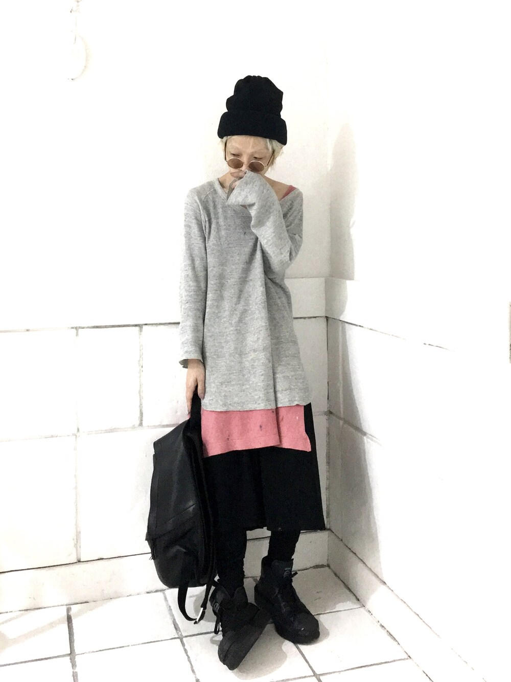 「はるコーデ、ピンクとグレー」｜「Palme d'Orのアイテム（Tシャツ/カットソー、グレー系）」を使った、Itoさん（メンズ・169cm）の春コーディネートの1枚目の写真