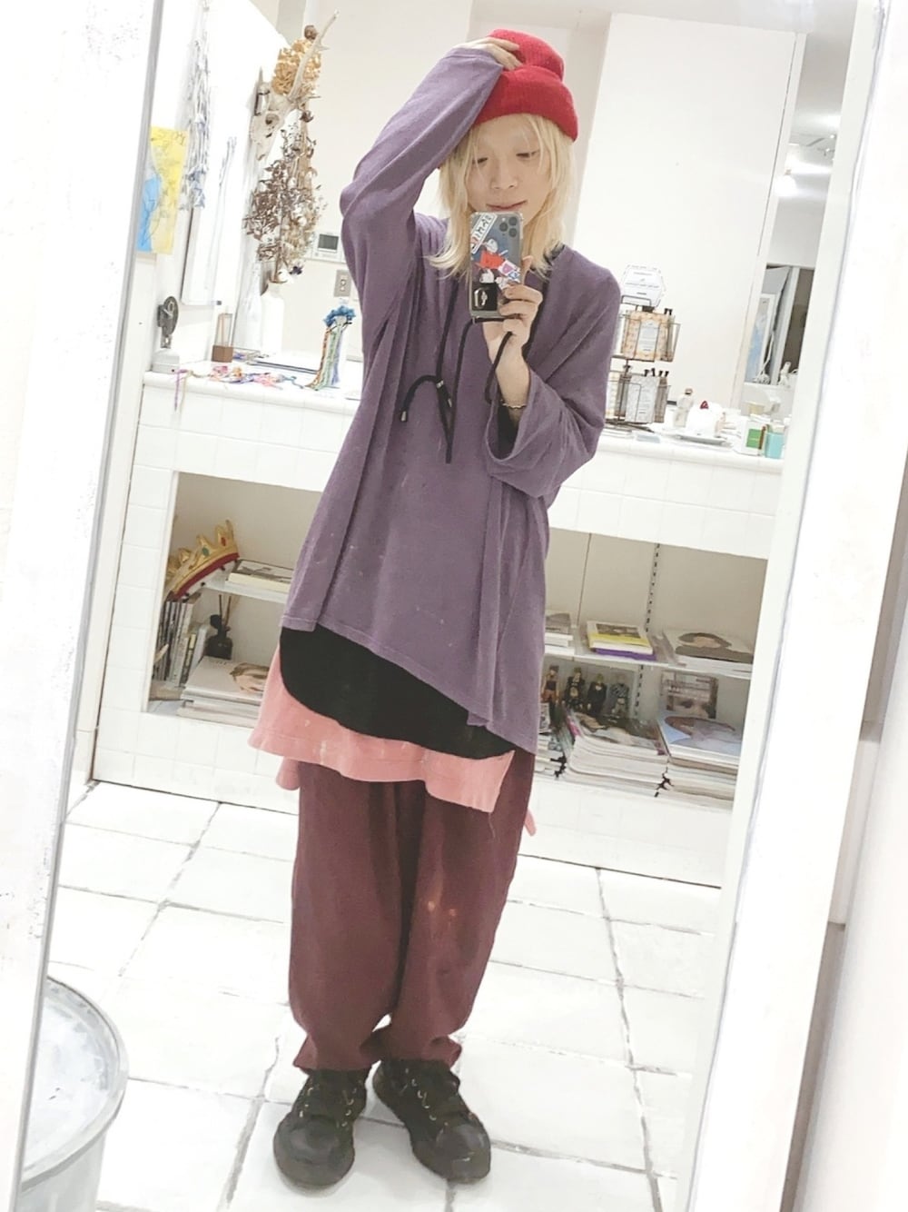 「ブリーチ加工、イロトリドリ」｜「URUのアイテム（ニット/セーター、ピンク系）」を使った、Itoさん（メンズ・169cm）の冬コーディネートの1枚目の写真