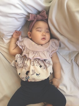 「apres les cours（アプレレクール）のアイテム（スタイ/よだれかけ、ピンク系）」を使った、hioriさん（キッズ）の秋コーディネート