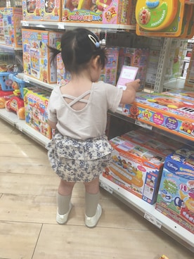 「Birthday（バースデイ）のアイテム（パンツ、ベージュ系）」を使った、hioriさん（キッズ）の夏コーディネート