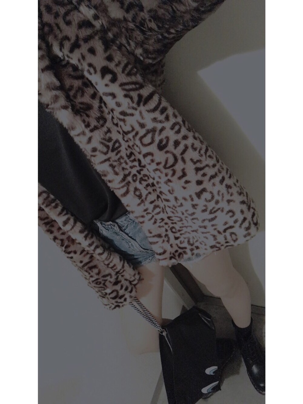 「ootd、ドクターマーチン、Dr.Martens、nice claup、ファーコート、ひょう柄」｜「NICE CLAUPのアイテム（ダウンジャケット/コート、その他）」を使った、ㅁㅅㅌ さん（レディース・170cm）の冬コーディネートの1枚目の写真