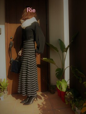 「マキシスカート」｜「アイテム（スリッポン）」を使った、Rieさん（レディース・168cm）の冬コーディネート
