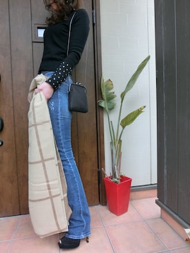「アイテム（ボディバッグ/ウエストポーチ）」を使った、Rieさん（レディース・168cm・40代）の春コーディネート