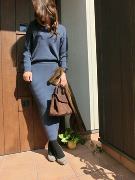 「アイテム（パンプス、グレー系）」を使った、Rieさん（レディース・168cm）の冬コーディネート