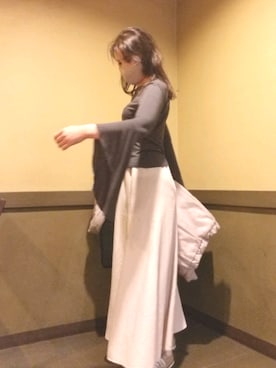 「アイテム（ダウンジャケット/コート、ベージュ系）」を使った、Rieさん（レディース・168cm）の春コーディネート