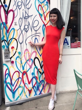 「red」｜「アイテム（アナログ腕時計）」を使った、Paris 巴黎妞さん（レディース・166cm）の夏コーディネート