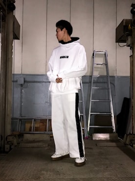 「MYne（マイン）のアイテム（パーカー）」を使った、daichi satohさん（メンズ・181cm）の春コーディネート