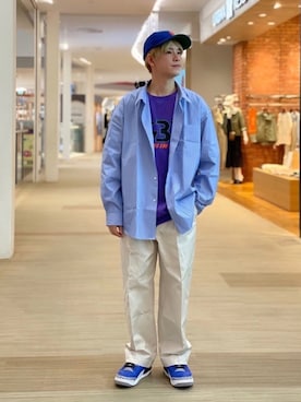 「URBAN RESEARCH（アーバンリサーチ）のアイテム（チノパンツ）」を使った、鎌田　真平さん（メンズ・172cm）の春コーディネート