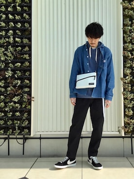 「Gramicci（グラミチ）のアイテム（バッグ）」を使った、田中洋輝さん（メンズ・178cm）の春コーディネート