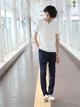 「デザイントップス」｜「アイテム（スリッポン）」を使った、IZUMIさん（メンズ・181cm）の夏コーディネート