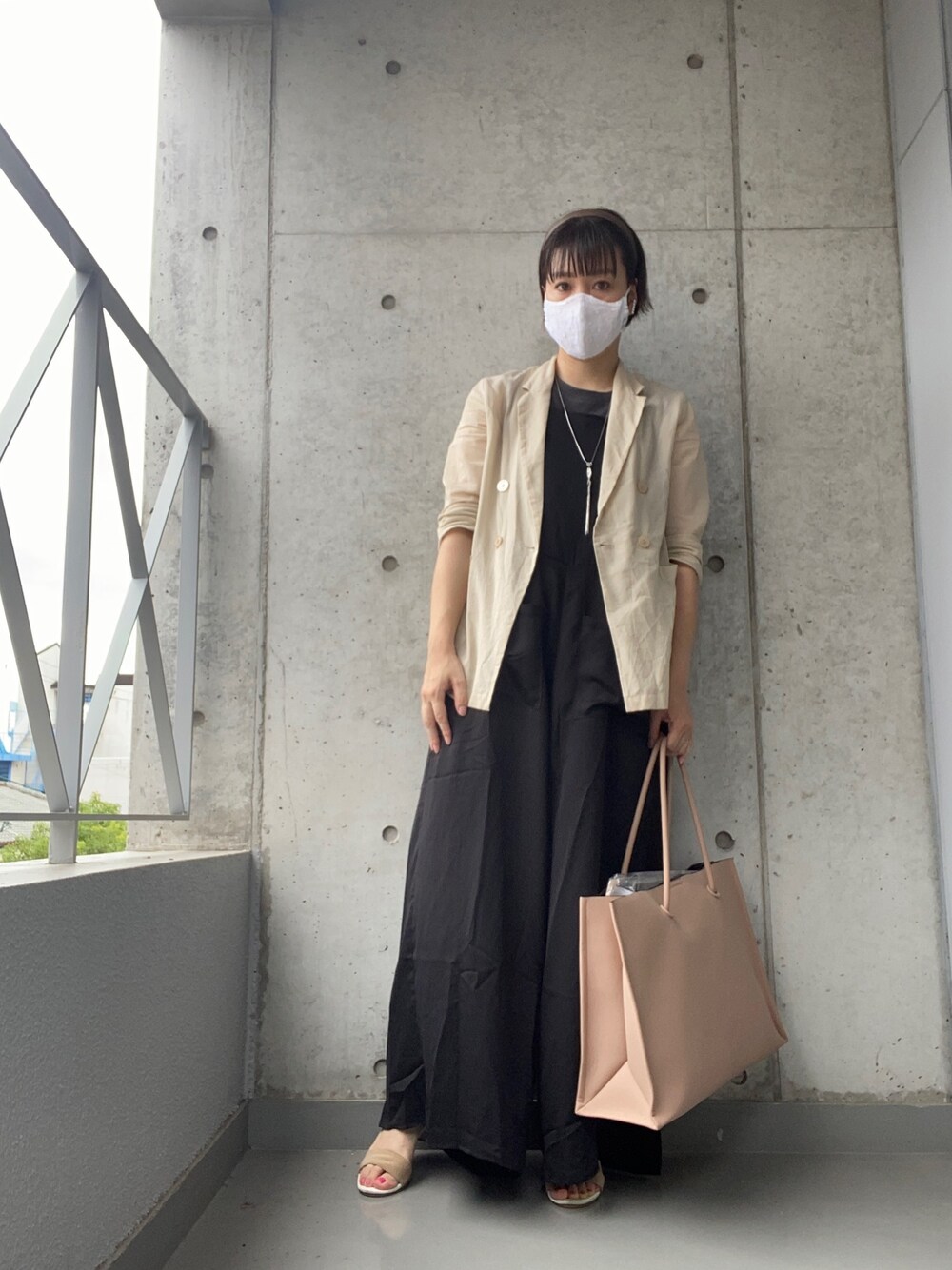 「オトナカジュアル、カジュアルコーデ、きれいめカジュアル、オトナ女子、今日のコーデ」｜「NATURAL BEAUTY BASICのシアージャケット（テーラードジャケット、ベージュ系）」を使った、megmikiさん（レディース・160cm）の秋コーディネートの1枚目の写真