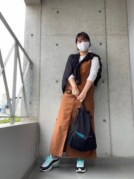 「SLOBE IENA（スローブイエナ）のアイテム（ジャンパースカート）」を使った、megmikiさん（レディース・160cm）の秋コーディネート