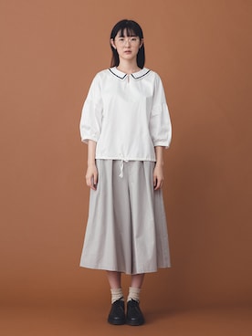 「アイテム（チノパンツ）」を使った、E-WEARさん（レディース・170cm）の秋コーディネート