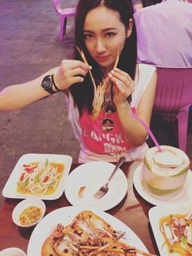 「BKK ORIGINALのアイテム」を使った、Anna Y. Shrさん（レディース・160cm）の秋コーディネート