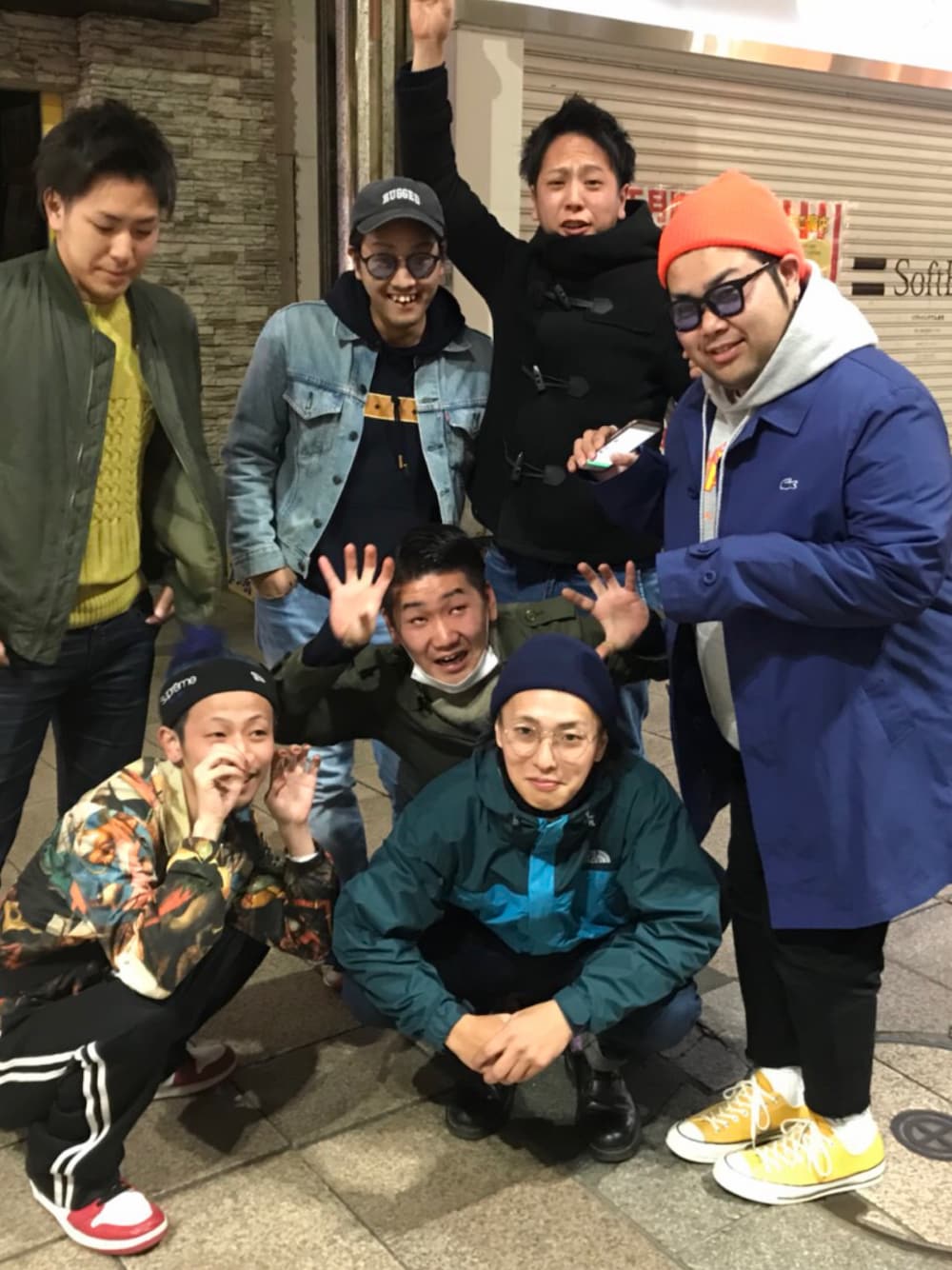 「WEGOのWEGO/無地ニットキャップ（ニットキャップ/ビーニー、オレンジ系）」を使った、大地ッチさん（メンズ・169cm）の冬コーディネートの1枚目の写真