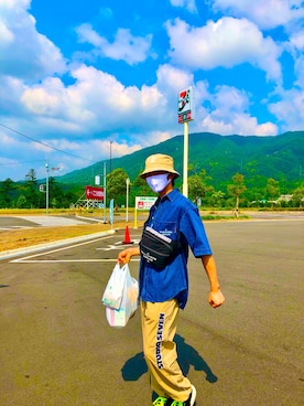 「GU（ジーユー）のアイテム（シャツ/ブラウス、ブルー系）」を使った、TAKEさん（メンズ・174cm）の夏コーディネート