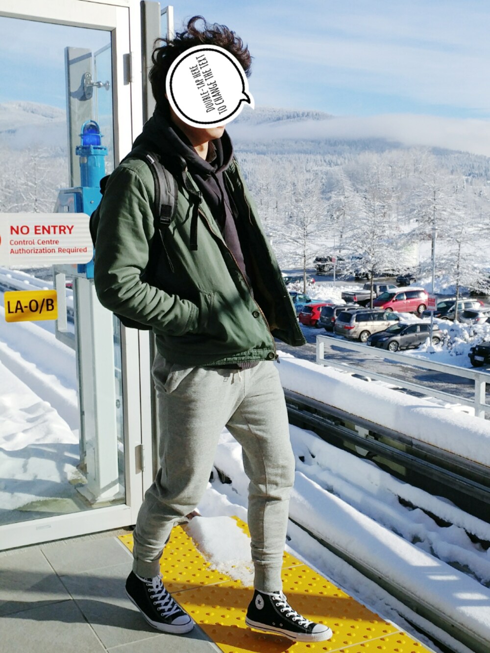 「ootd、outfit、GAP、converse、sneakers、streetwear、streetstyle、casual、#Black、#WEARBOOKエントリー」｜「GAPのアイテム（その他パンツ、グレー系）」を使った、Michael Linさん（メンズ・183cm）の冬コーディネートの1枚目の写真