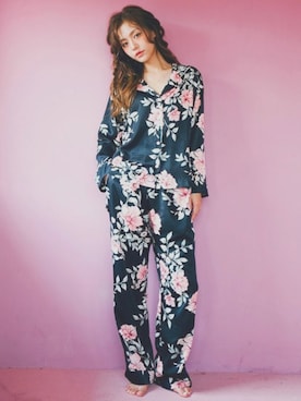 「フラワープリント」｜「アイテム（その他）」を使った、OSYAREVOさん（レディース・166cm）の冬コーディネート