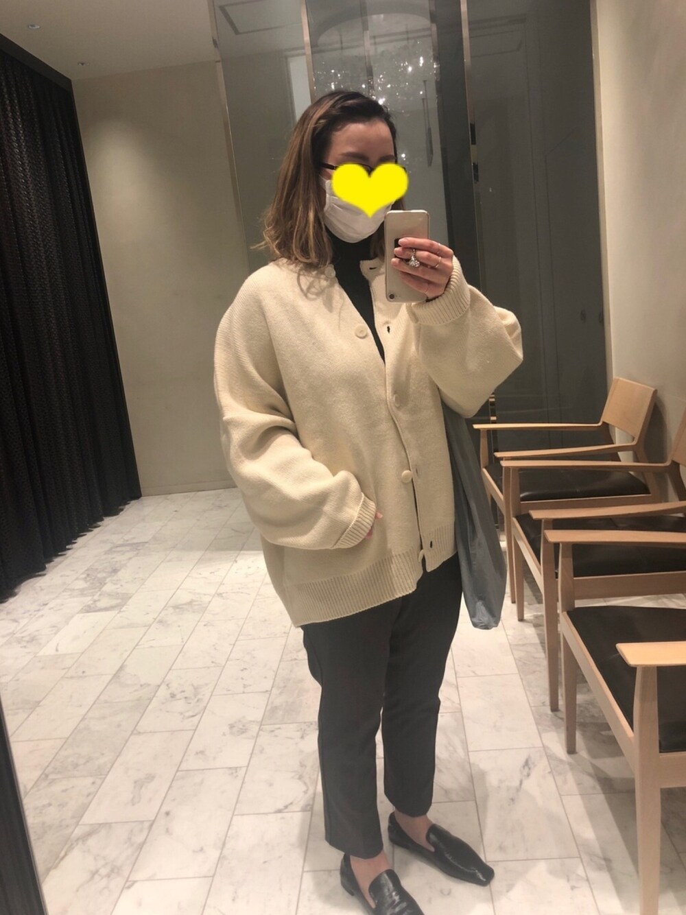 「低身長、低身長コーデ、Lidew、flen、キャップ、黒タートルネック」｜「FLENのアイテム（ニット/セーター、ホワイト系）」を使った、まーむちゃんさん（レディース・155cm）の冬コーディネートの1枚目の写真