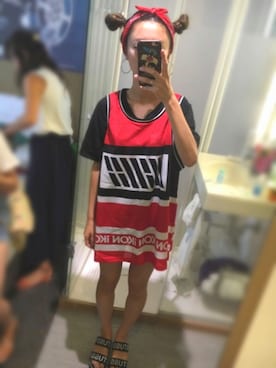 「stussywomen」｜「アイテム（財布/小物）」を使った、あいりさん（レディース・157cm）の春コーディネート