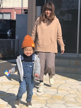 「フラワープリント」｜「アイテム（パーカー）」を使った、𝙰 𝚈 𝚄 𝙼 𝙸さん（レディース・160cm）の春コーディネート