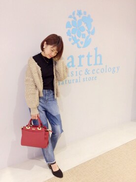 「earth music&ecology（アースミュージックアンドエコロジー）のアイテム（ニット/セーター、ブラック系）」を使った、ままいさん（レディース・161cm）の秋コーディネート