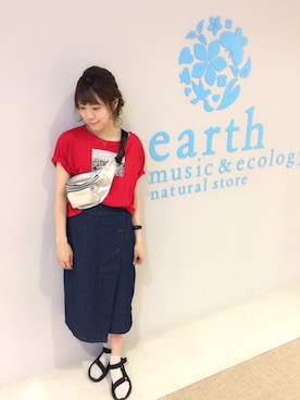 「アイテム（ボディバッグ/ウエストポーチ、シルバー系）」を使った、ままいさん（レディース・161cm）の春コーディネート