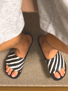 「OFF-WHITE」｜「アイテム（サンダル）」を使った、1KKunさん（メンズ・171cm）の夏コーディネート