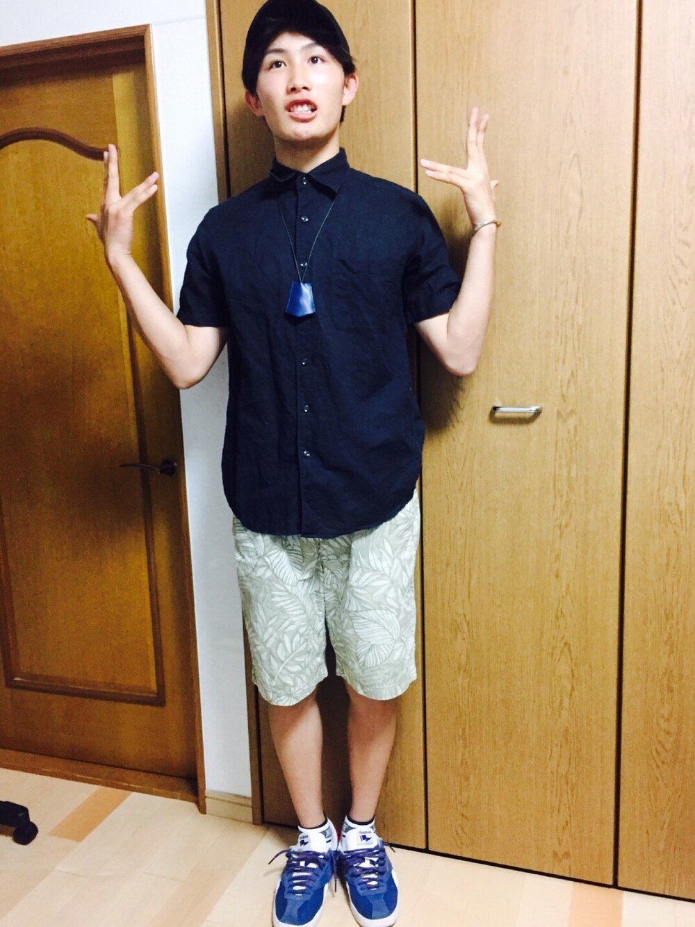 「Reebokのアイテム（スニーカー、ブルー系）」を使った、Sakaさん（メンズ・173cm）の夏コーディネートの1枚目の写真