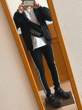 「jiggys shop（ジギーズショップ）のアイテム（パンツ）」を使った、KEI さん（メンズ・174cm）の秋コーディネート