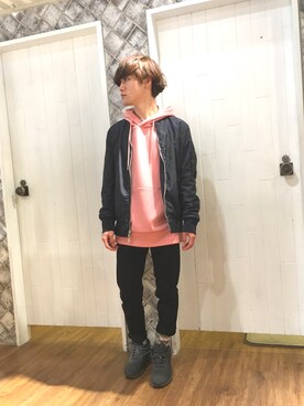 「靴下チラ見せ」｜「アイテム（MA-1）」を使った、 GLOBAL WORK kantaさん（メンズ・170cm）の春コーディネート