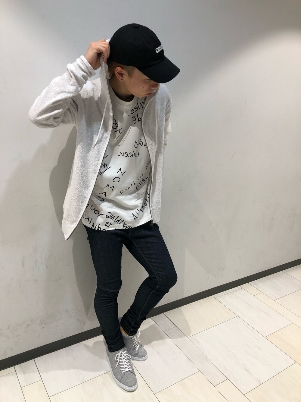FUGA（フーガ）の「オーバーサイズ英字プリント総柄Tシャツ