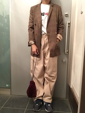 「MICHIKO LONDON（ミチコ ロンドン）のアイテム（Tシャツ/カットソー）」を使った、サオルさん（レディース・153cm）の秋コーディネート