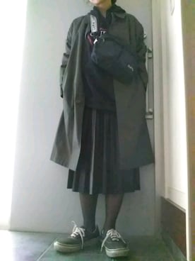 「レザースカート」｜「アイテム（ステンカラーコート）」を使った、サオルさん（レディース・153cm）の冬コーディネート