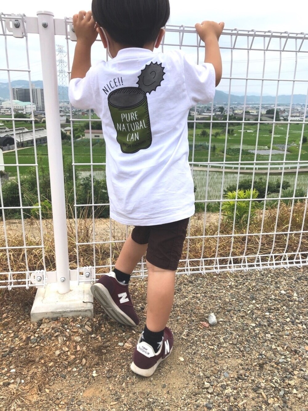 「3歳、男の子コーデ、birthday、キッズファッション、おしゃれさんと繋がりたい、イヤイヤ期、こだわり強め、ショートパンツ、New Balance、プチプラ」｜「NEW BALANCEのKV220（スニーカー、レッド系）」を使った、-K&A-さん（キッズ・110cm）の夏コーディネートの1枚目の写真