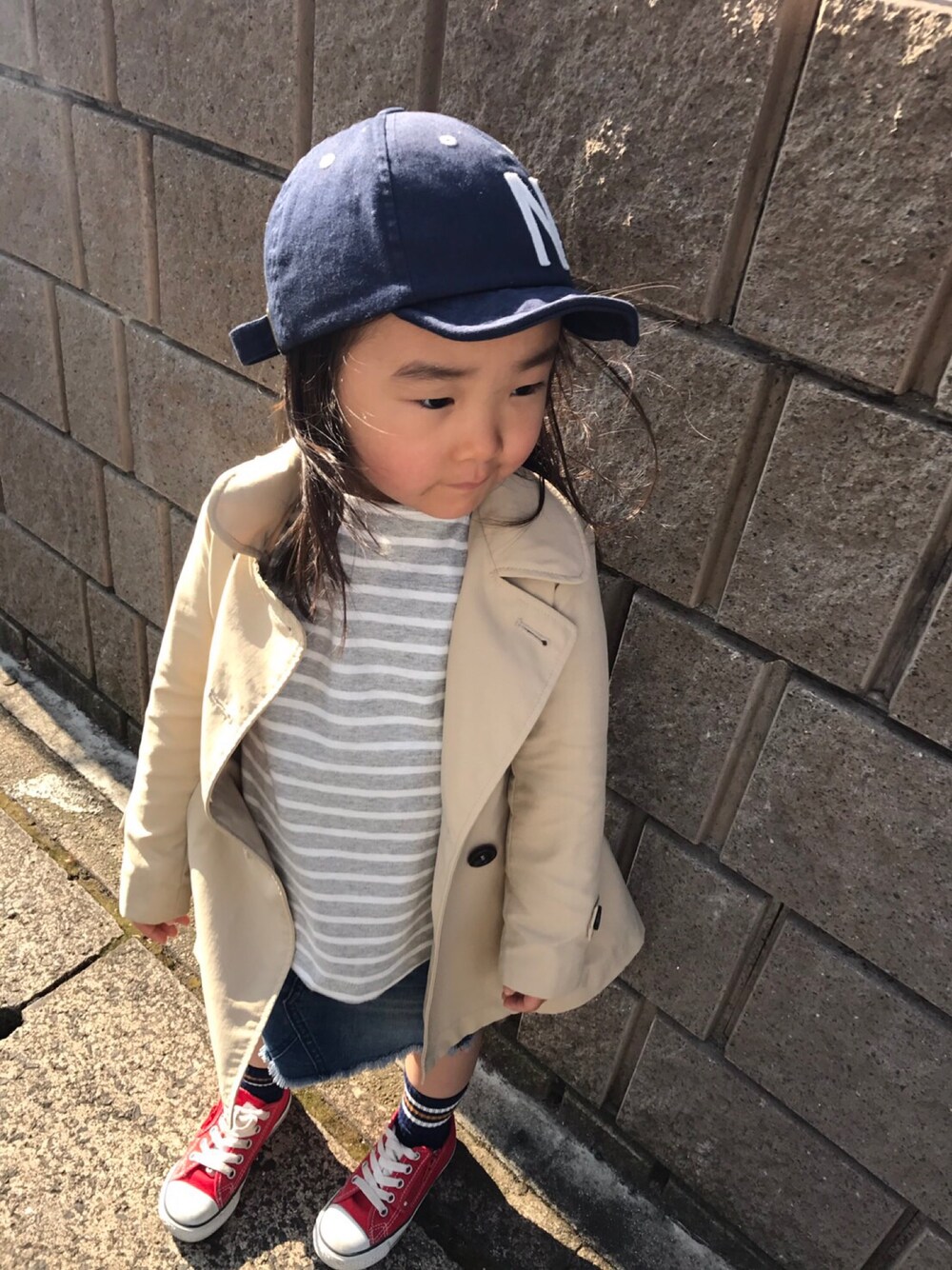「kids、プチプラ、ユニクロ、キッズファッション、おんなのこ」｜「楽天のアイテム（キャップ、ブルー系）」を使った、emiriさん（キッズ・100cm）の冬コーディネートの1枚目の写真
