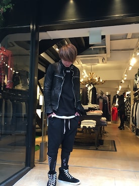 「大阪」｜「アイテム（ライダースジャケット）」を使った、motohisaさん（メンズ・175cm）の冬コーディネート