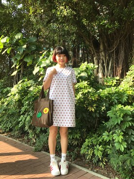 「pushBUTTONのアイテム（シャツワンピース）」を使った、Kathy Kanさん（レディース・164cm）の春コーディネート