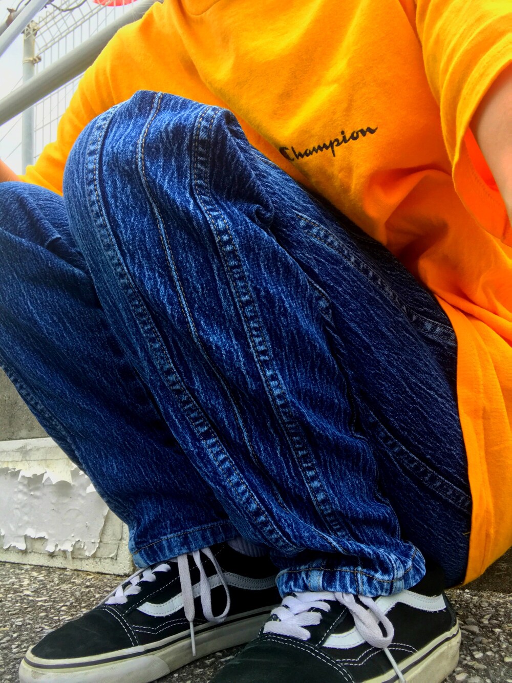 「used、USEDコーデ、古着、アパレルスタッフ」｜「Championのアイテム（Tシャツ/カットソー、オレンジ系）」を使った、yucarさん（レディース・150cm）の春コーディネートの1枚目の写真