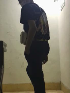 「off white（オフホワイト）のアイテム（ベルト、イエロー系）」を使った、軒さん（メンズ・171cm）の冬コーディネート