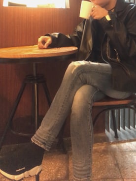 「TISSOT（ティソ）のアイテム（アナログ腕時計、ブラック系）」を使った、軒さん（メンズ・171cm）の冬コーディネート