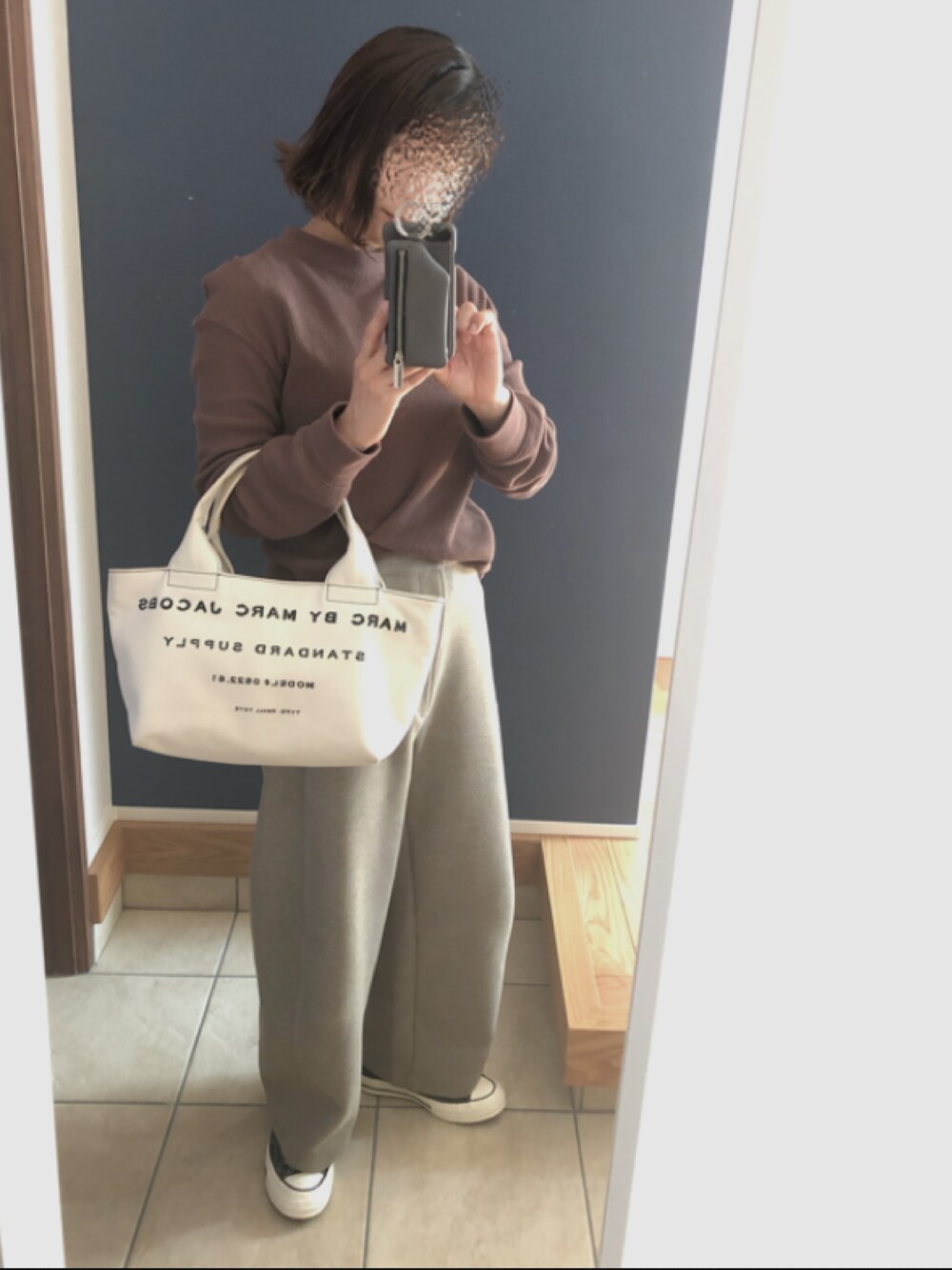「秋コーデ、カジュアルコーデ、シンプルコーデ、おしゃれさんと繋がりたい、低身長コーデ、シンプル、パンツスタイル、スニーカー、GU、UNIQLO」｜「GUのアイテム（Tシャツ/カットソー、ブラウン系）」を使った、てむ✱✱さん（レディース・149cm）の秋コーディネートの1枚目の写真