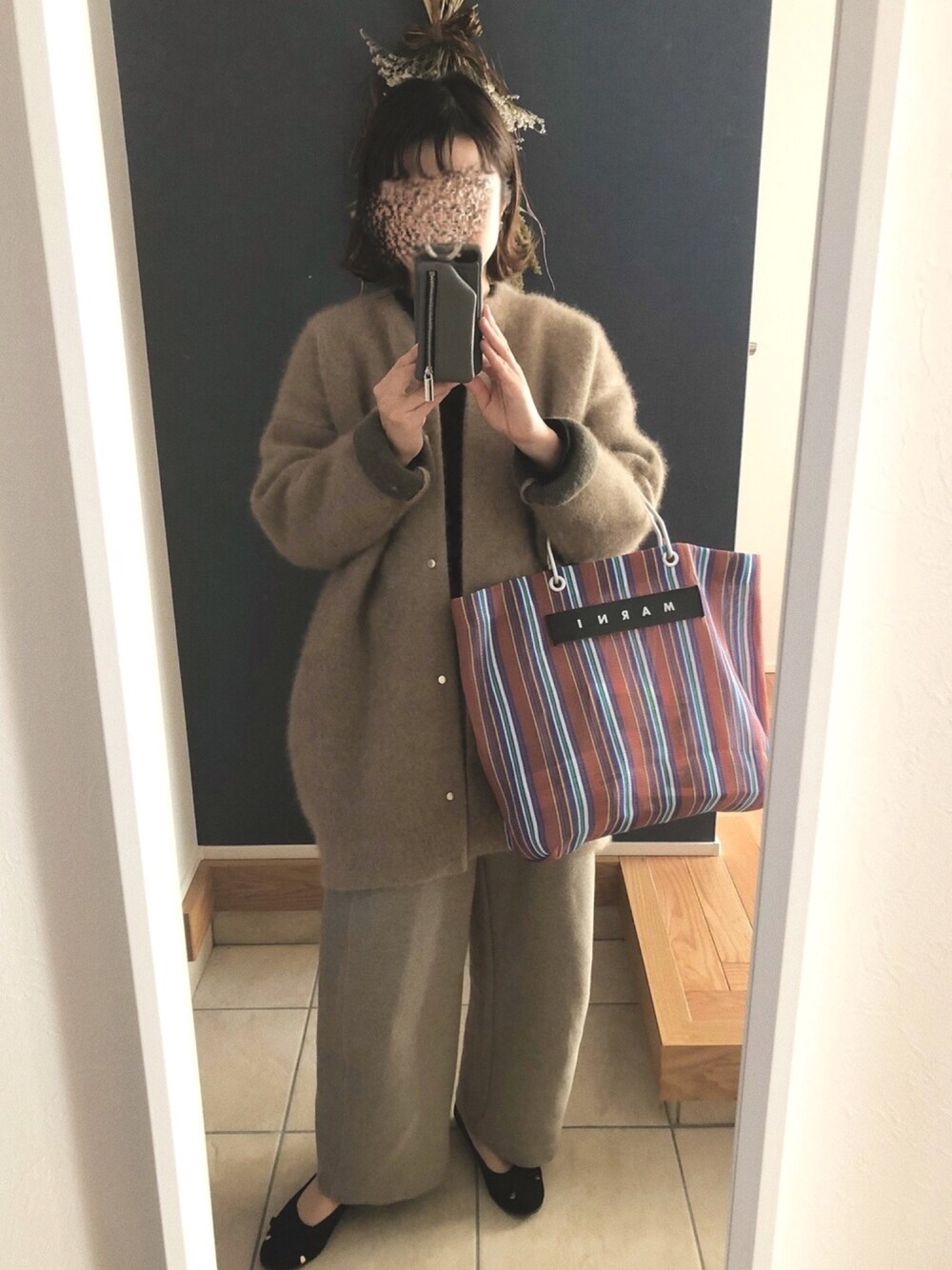 「シンプルコーデ、大人カジュアル、低身長コーデ、オトナ女子、きれいめカジュアル、ootd、UNIQLO、パンツスタイル、カーディガン、秋のコーデ」｜「ELENDEEKのラクーンミックスWカーディガン（カーディガン/ボレロ、ベージュ系）」を使った、てむ✱✱さん（レディース・149cm）の秋コーディネートの1枚目の写真