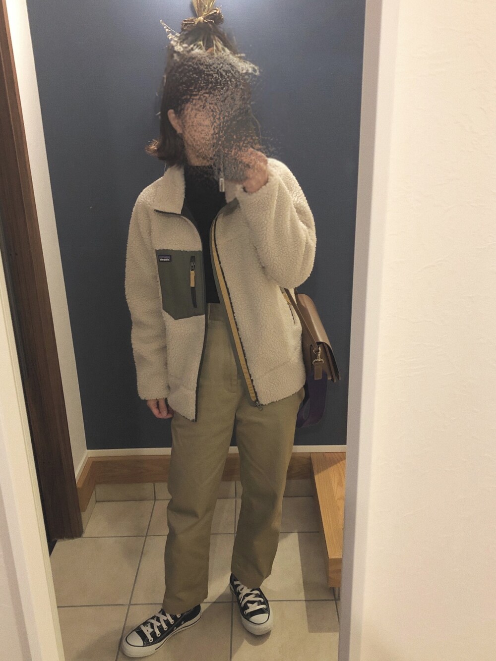 「オトナカジュアル、お洒落さんとつながりたい、スニーカー、patagonia、コンバース、冬コーデ、ootd、outfit、低身長、シンプル」｜「patagoniaのパタゴニア ボーイズ レトロX ジャケット（ブルゾン、ベージュ系）」を使った、てむ✱✱さん（レディース・149cm）の秋コーディネートの1枚目の写真